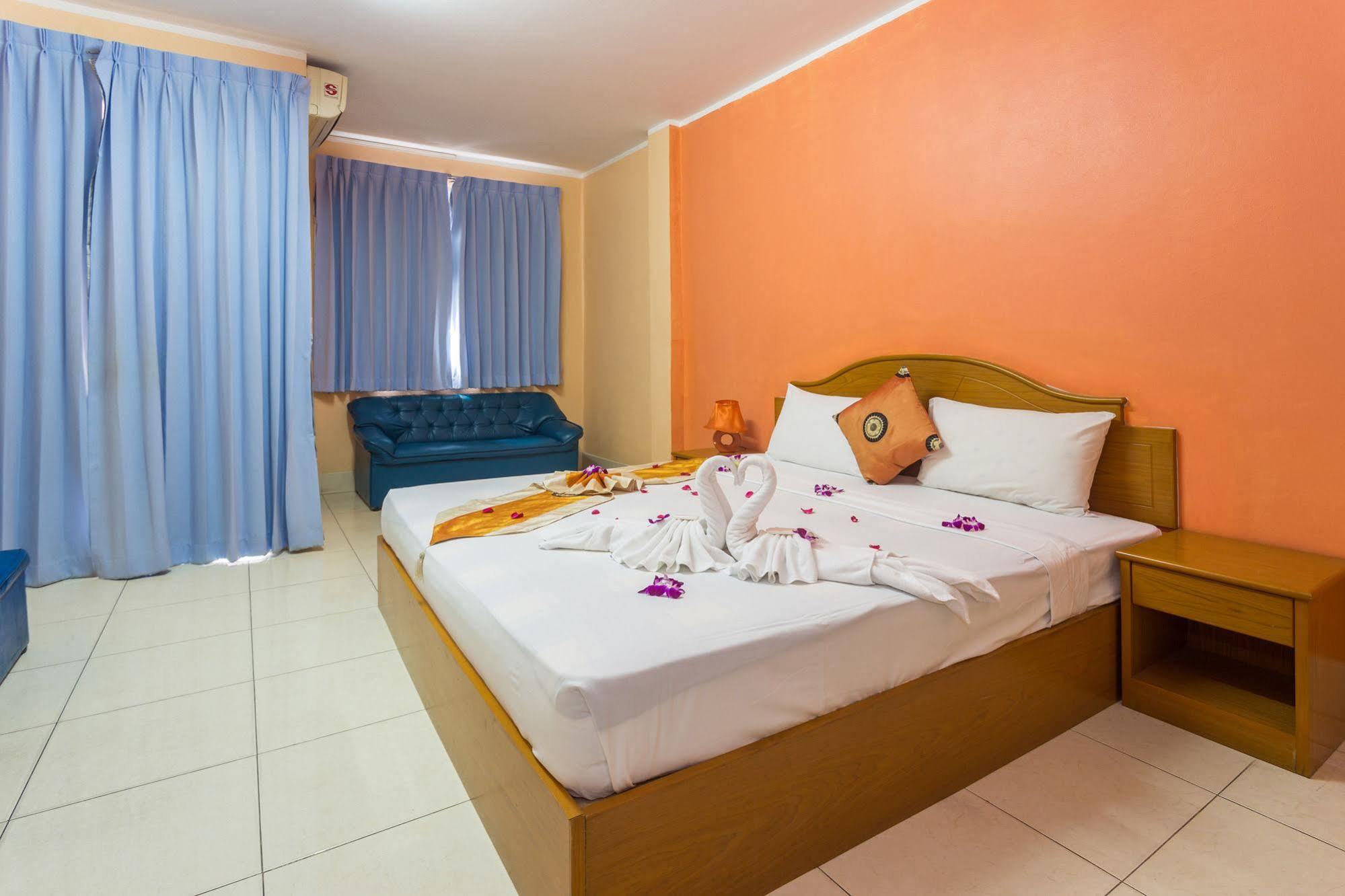 Guesthouse Belvedere Patong Exterior foto