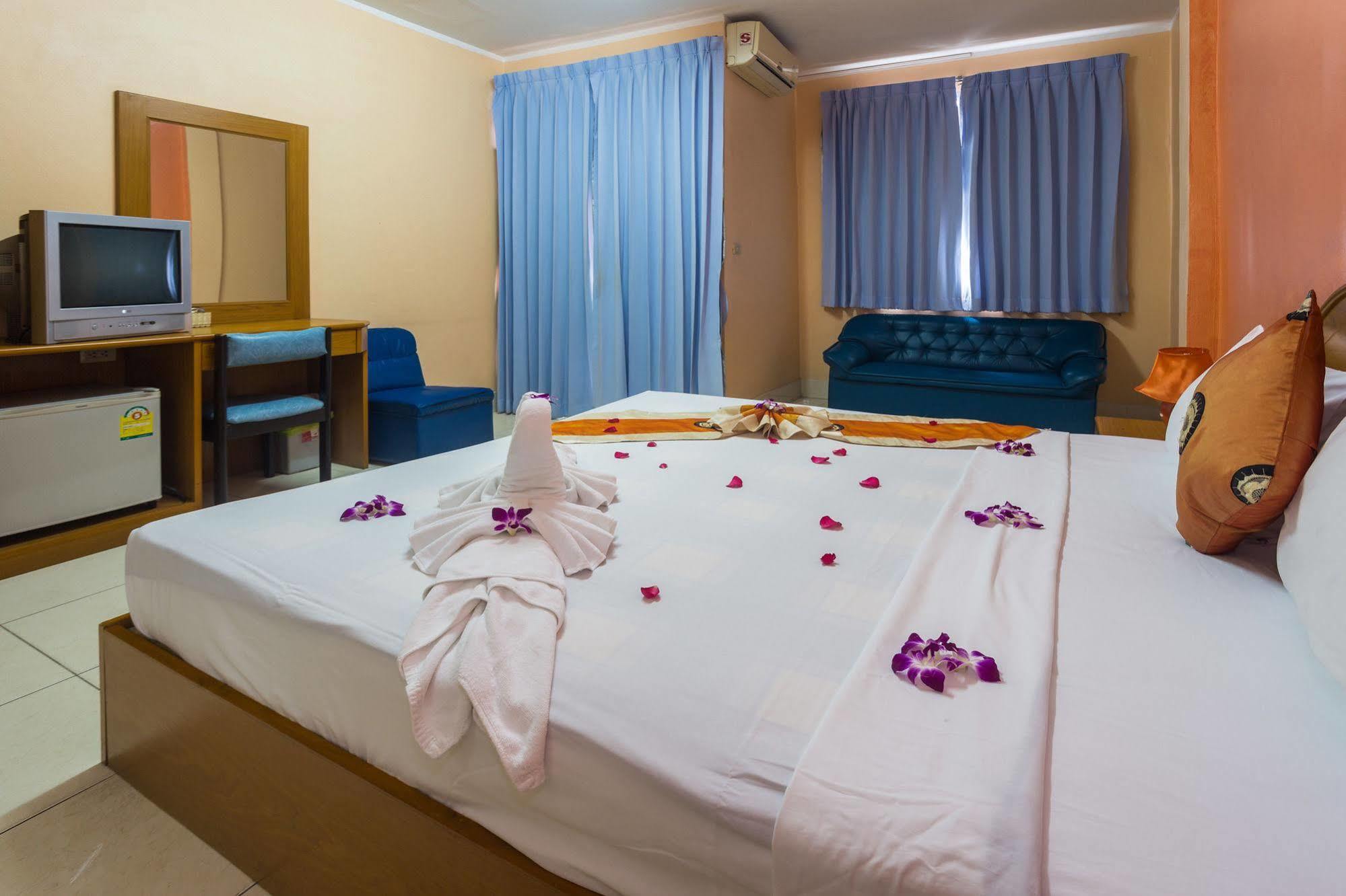 Guesthouse Belvedere Patong Exterior foto