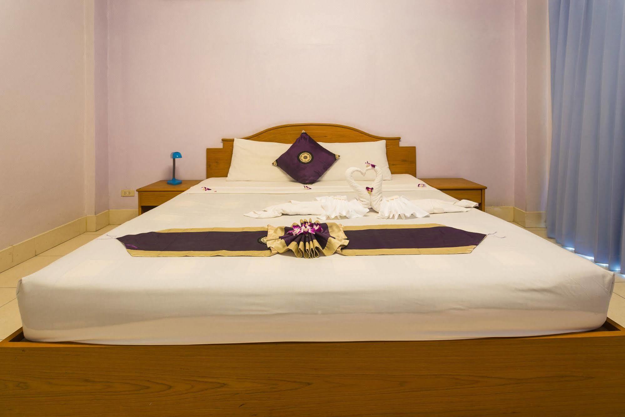 Guesthouse Belvedere Patong Exterior foto