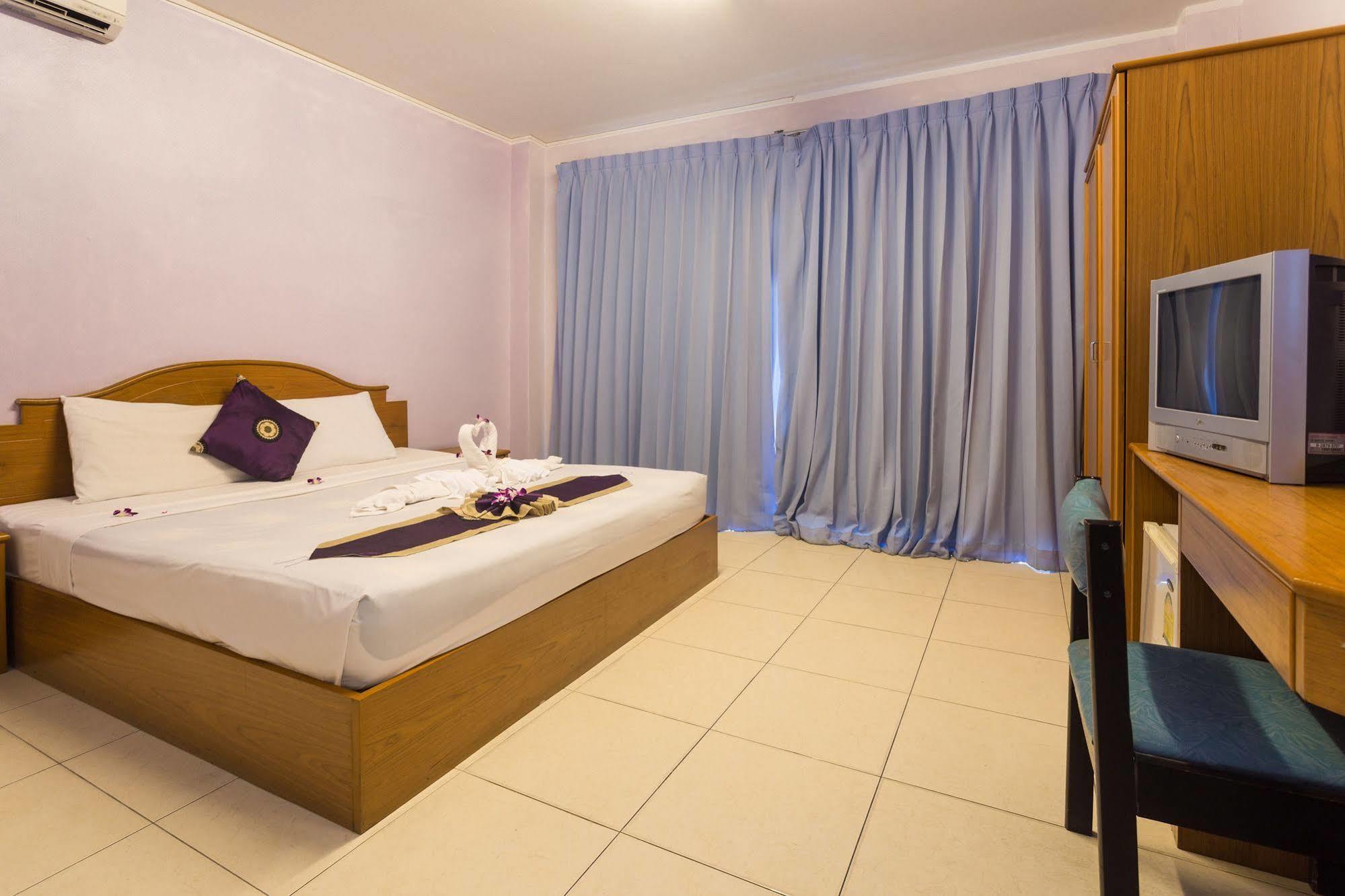 Guesthouse Belvedere Patong Exterior foto